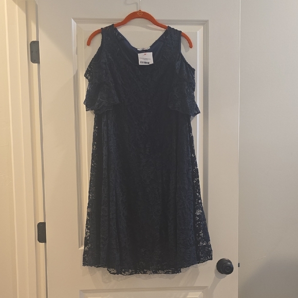 Elegant Navy Lace Cold Shoulder Dress - Picture 1 of 1